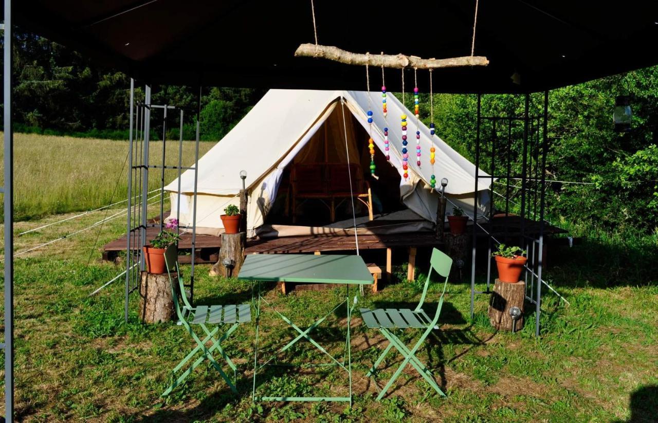 Guillerin Caravan And Glamping Sornac Eksteriør billede