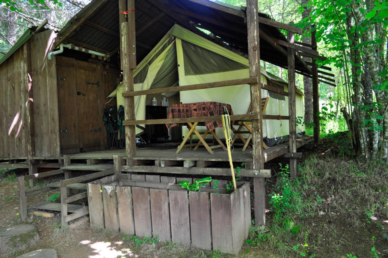 Guillerin Caravan And Glamping Sornac Eksteriør billede